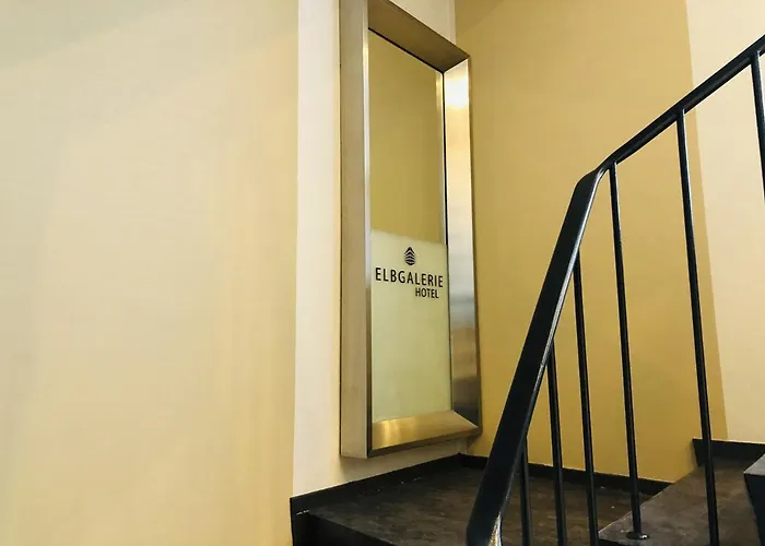 Elbgalerie Hotel 4*